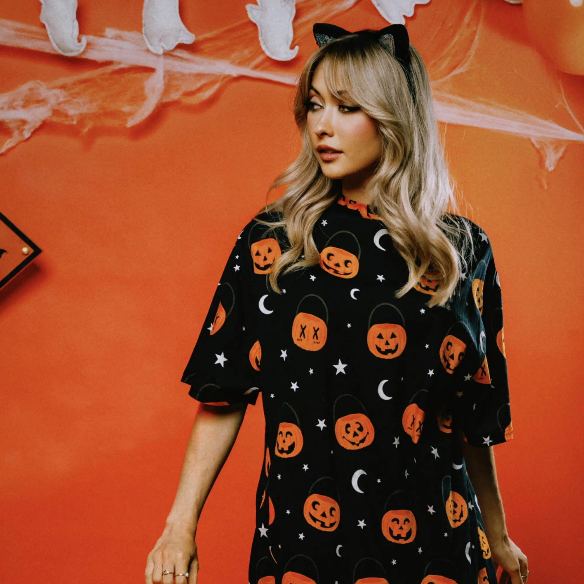 Scareworthy Pumpkin Bucket T-Shirt Dress